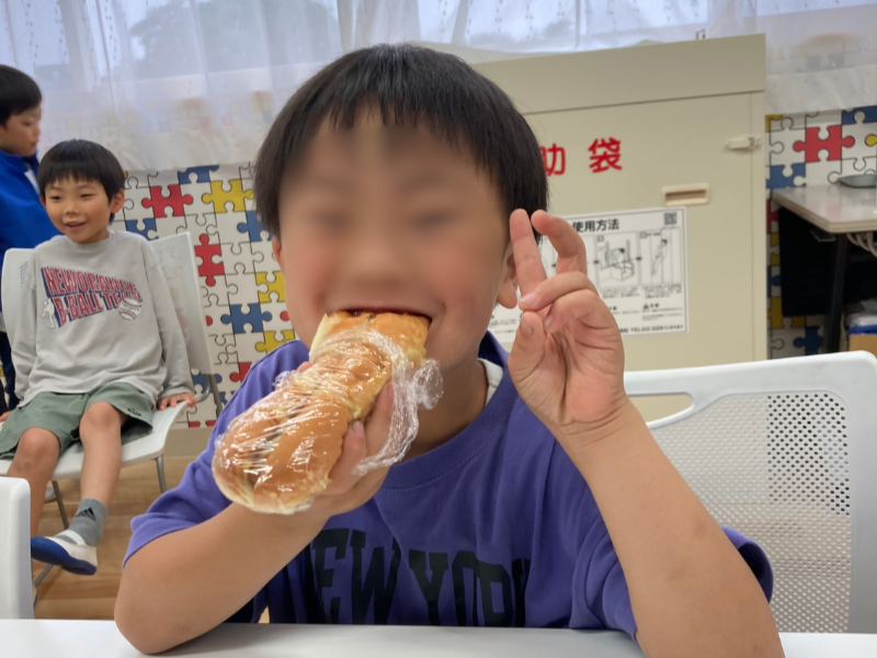 併設厨房で毎日おやつを調理